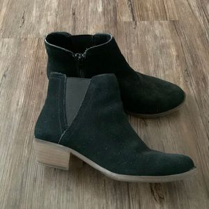 Ankle Booties women size 8 in black.